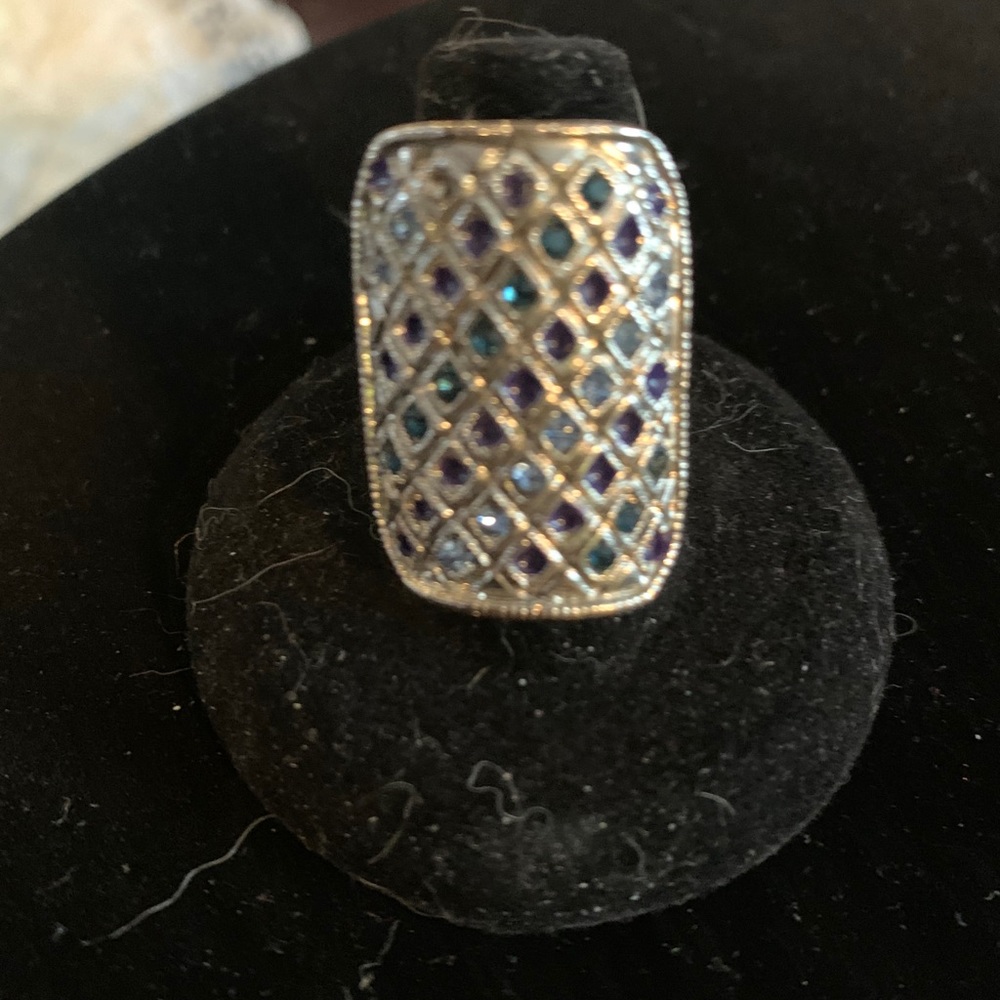 Silver stone ring